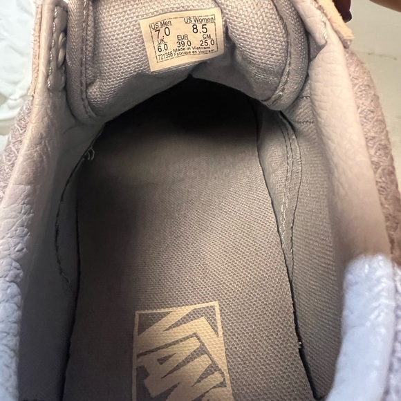 vans - Picture 6 of 6